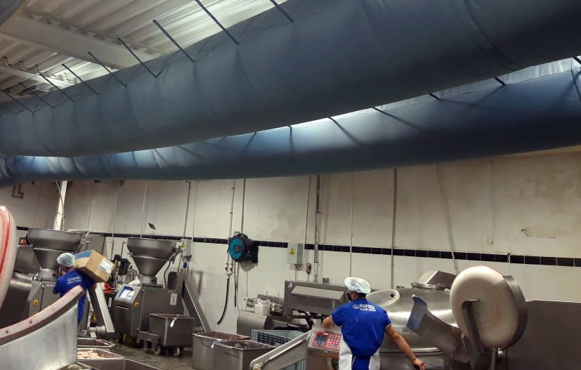 Текстильные воздуховоды на по производстве колбасных изделий Текстильные воздуховоды на по производстве колбасных изделий