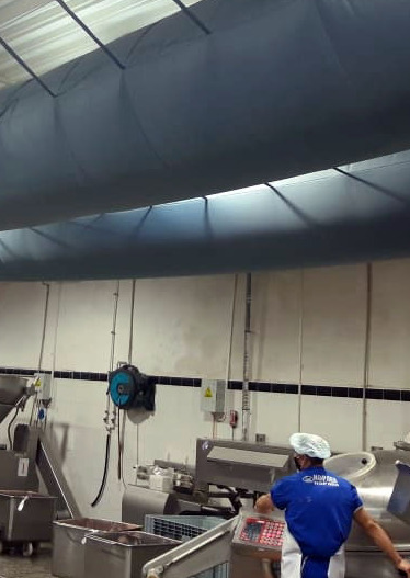 Текстильные воздуховоды на по производстве колбасных изделий Текстильные воздуховоды на по производстве колбасных изделий